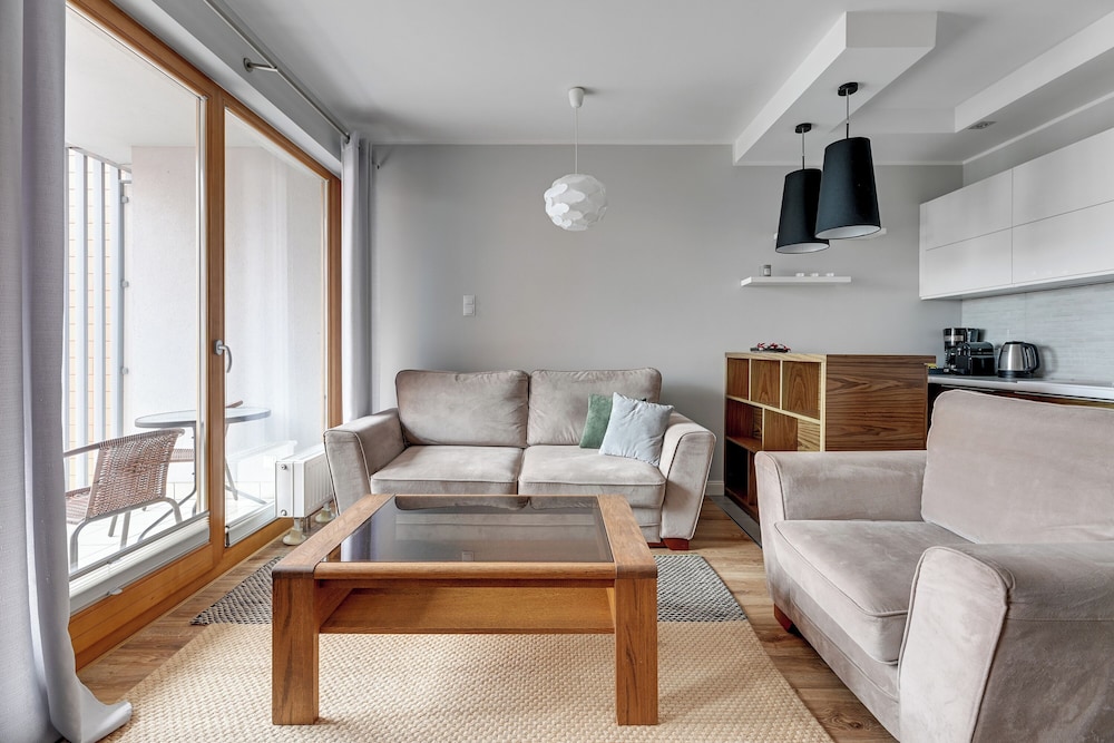 Aura - Riverside & Parking by Downtown Apartments
