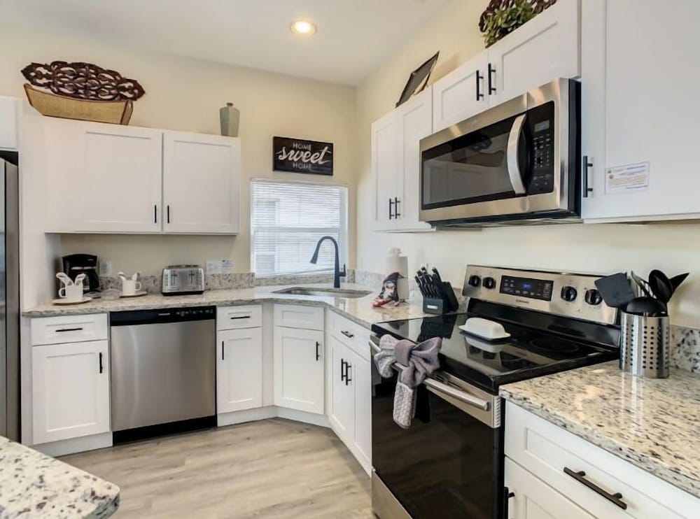 Resort-Style Villa | Pool, Spa & Game Room! - Image 5