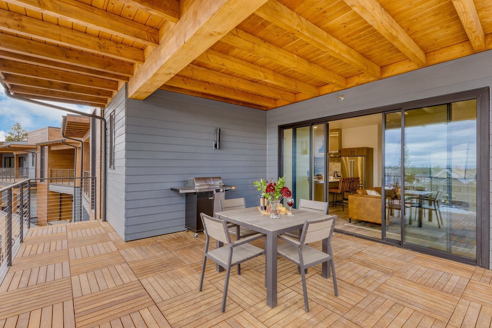 1216 Skyline Ranch 200 Private Hot Tub w View Premier Downtown Location
