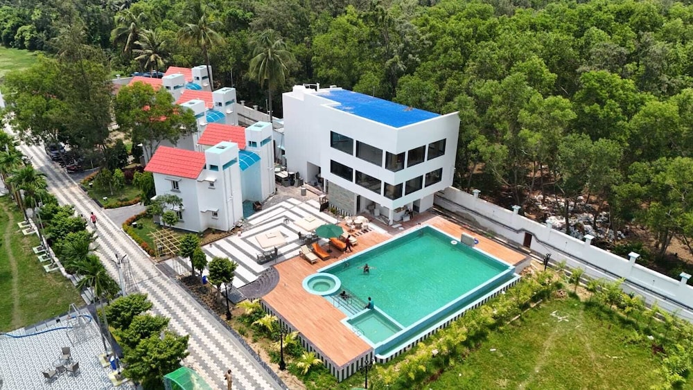 Jowar Hoter & Resort