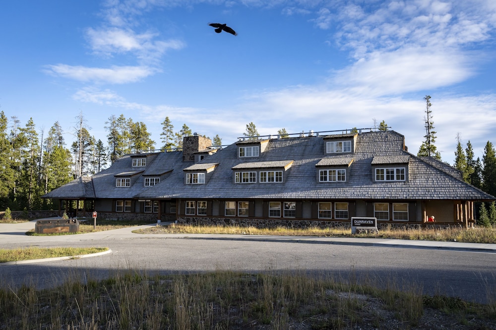 Canyon Lodge & Cabins - Inside the Park