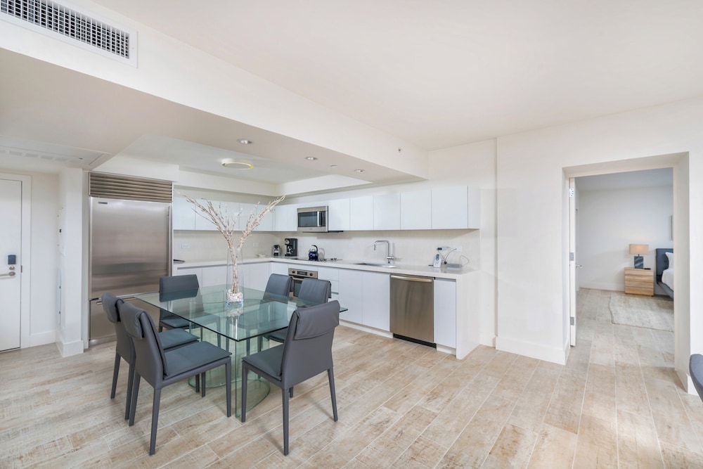 Luxury Vacation Rentals at 1 Hotel & Homes by LRMB