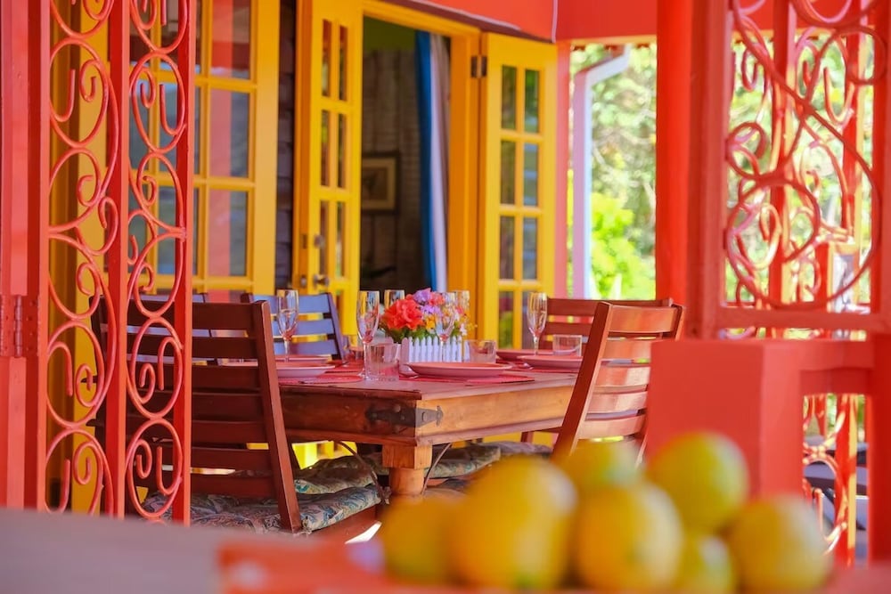 Flamingo Bequia - 4 B R Villa Including Cottage