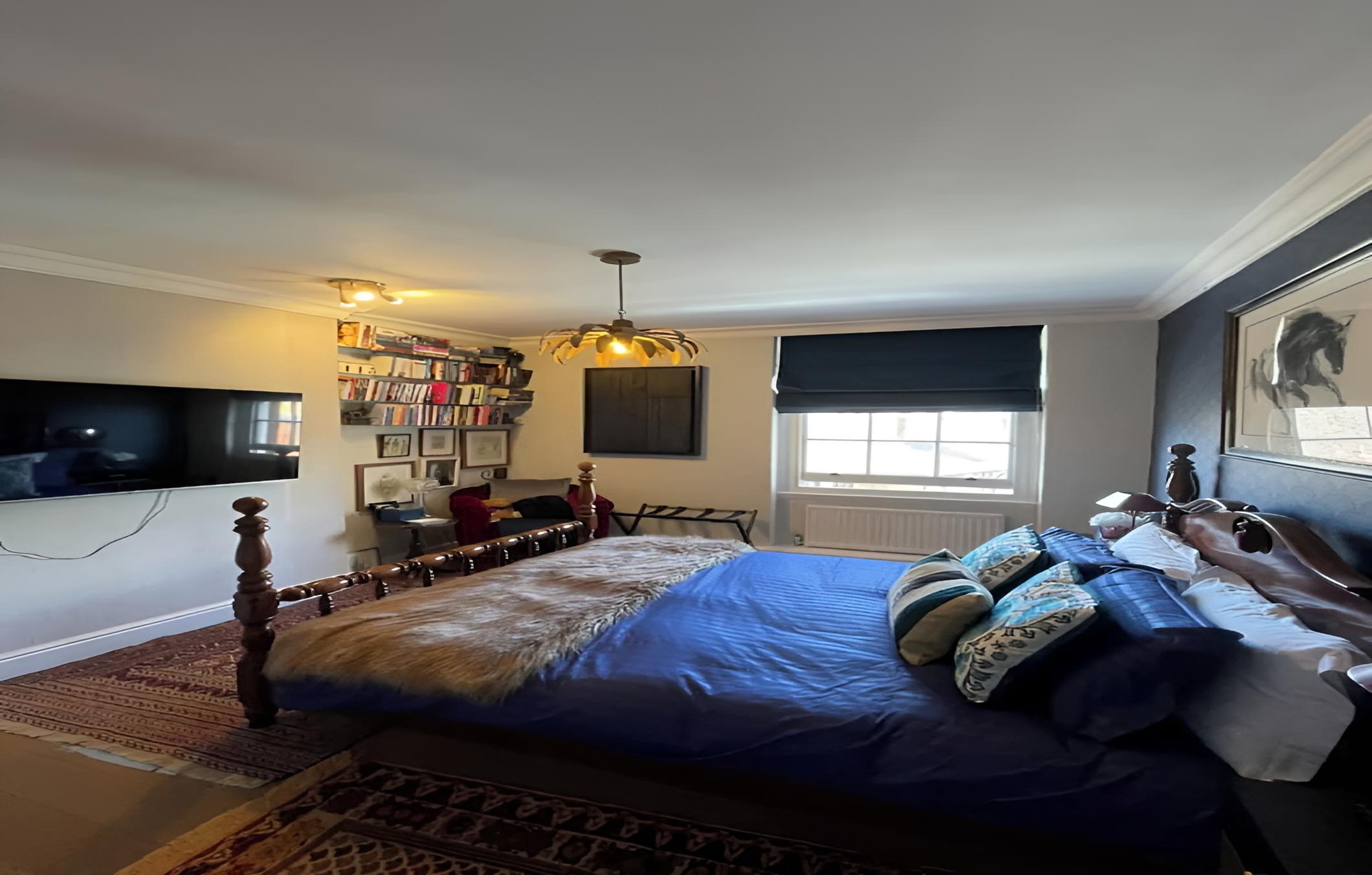 Vibrant & Art-filled 2BD Haven - Victoria
