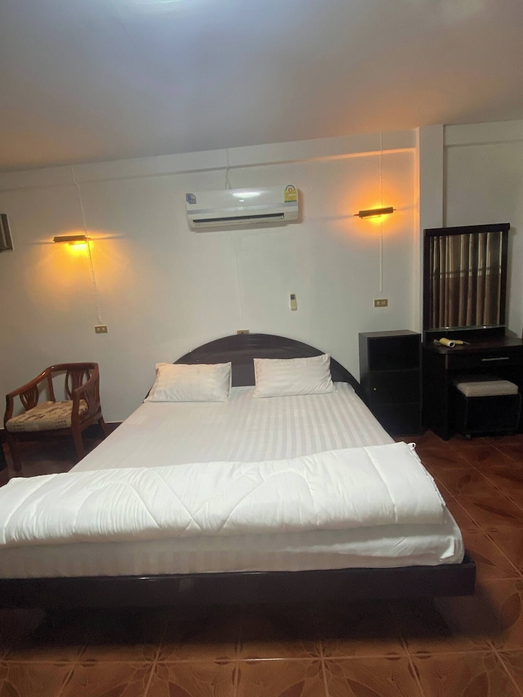 Beautiful 2 Story Newly Renovated Bungalow House
