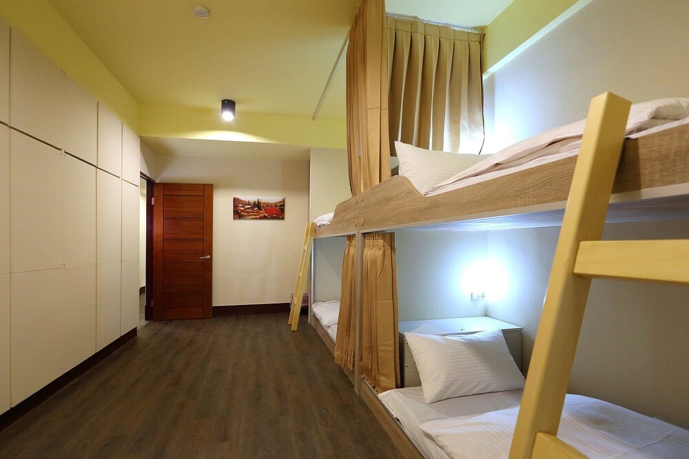 Corner House - Hostel
