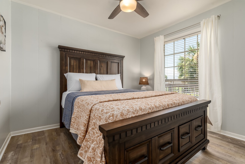 Coastal Breeze - 2123 Cadillac 3 Bedroom Home by RedAwning view 4