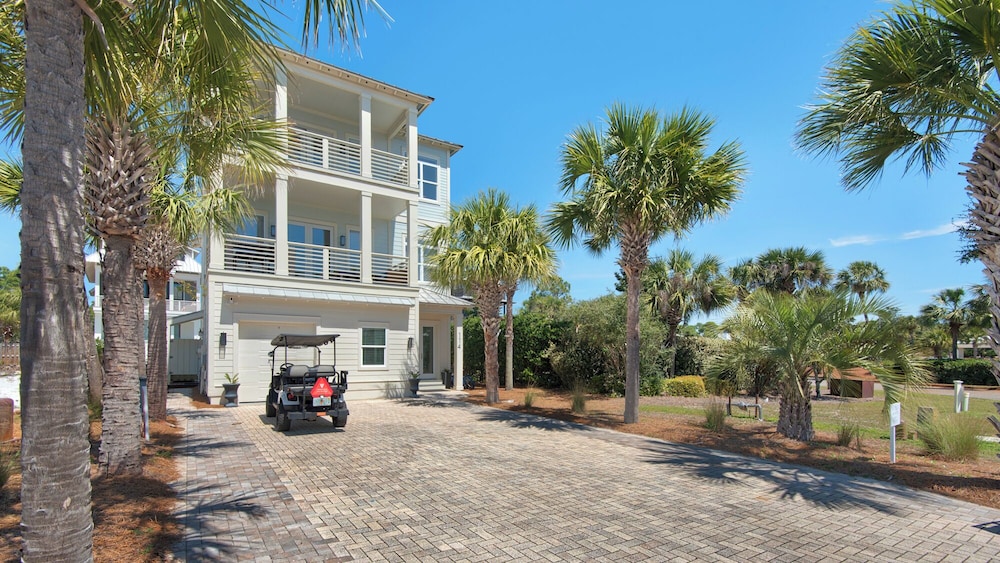 5BR Sleeps 14 in Seagrove Beach, Golf Cart, 6 Bikes, Pool + Free Attractions!