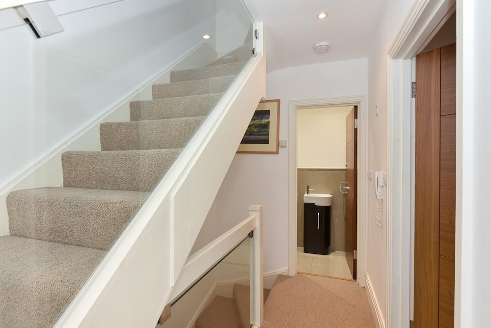 Large South Kensington Mews 2 Bed 2 5 Bath House
