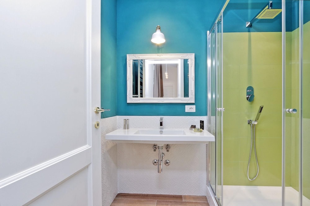 Rm-h501-pale6h3 Monti Apartments - M12