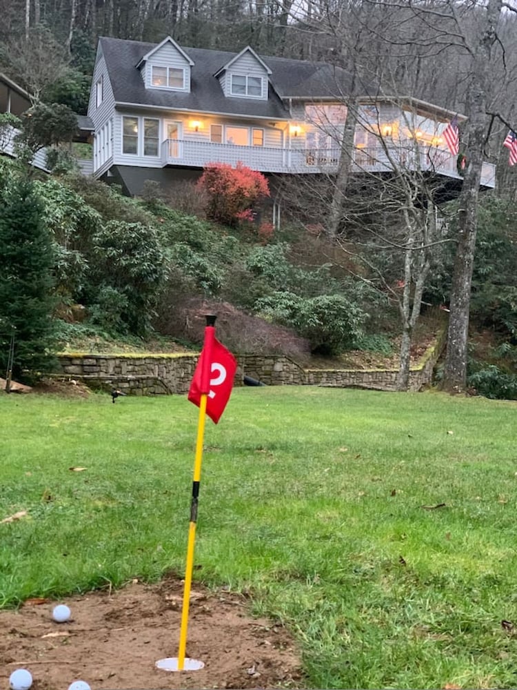 5 BR House- Mt Mitchell Golf Course on the River