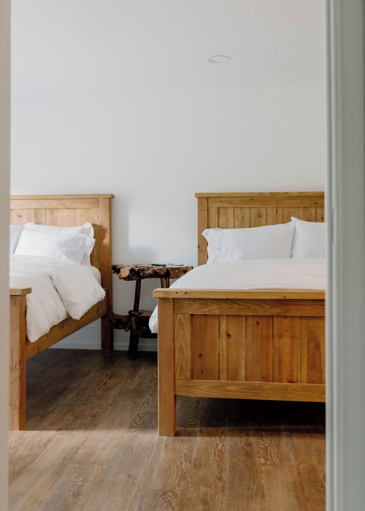The Hotel Henry