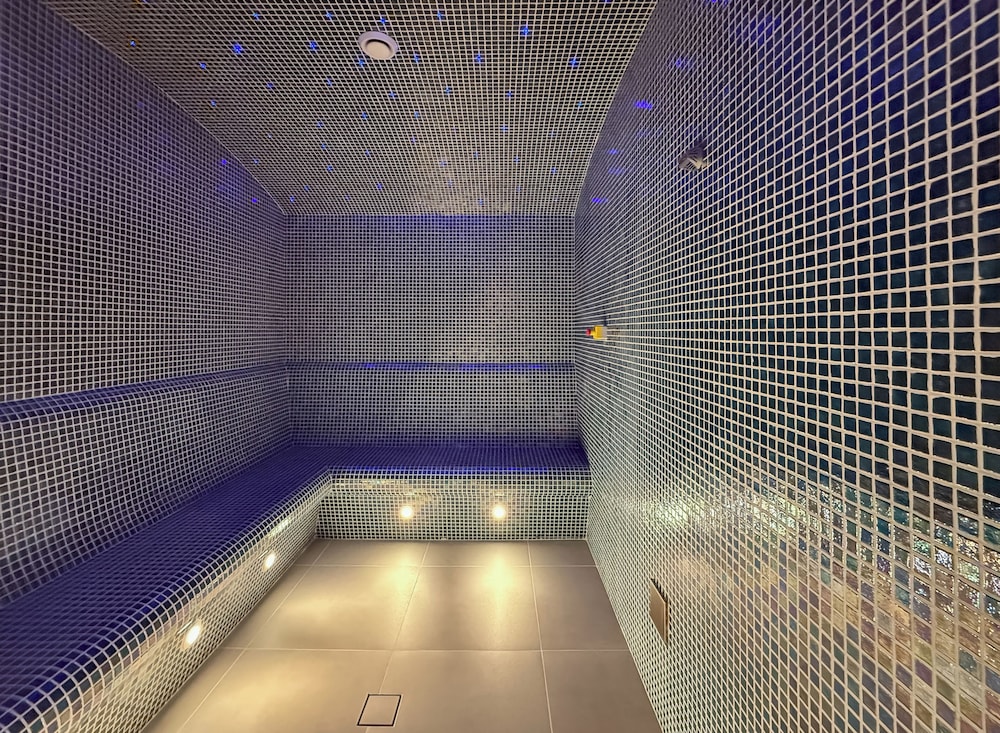 Experience 2BR Luxury Living  LIV Marina