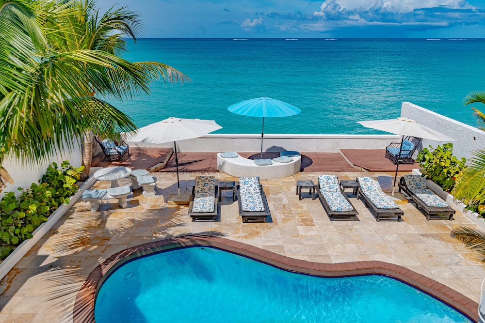 Caprice 14 Cable Beach Luxury Villa