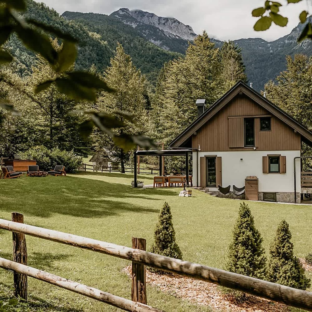 Luxury Chalet With Jacuzzi at Lake Bohinj