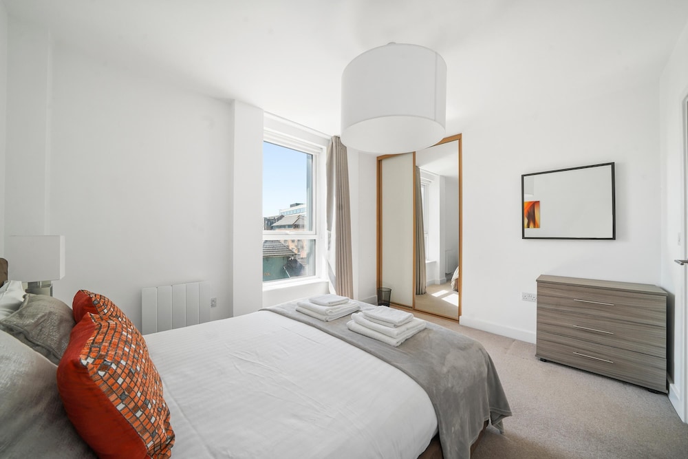 Kennet House Superior Serviced Apartment