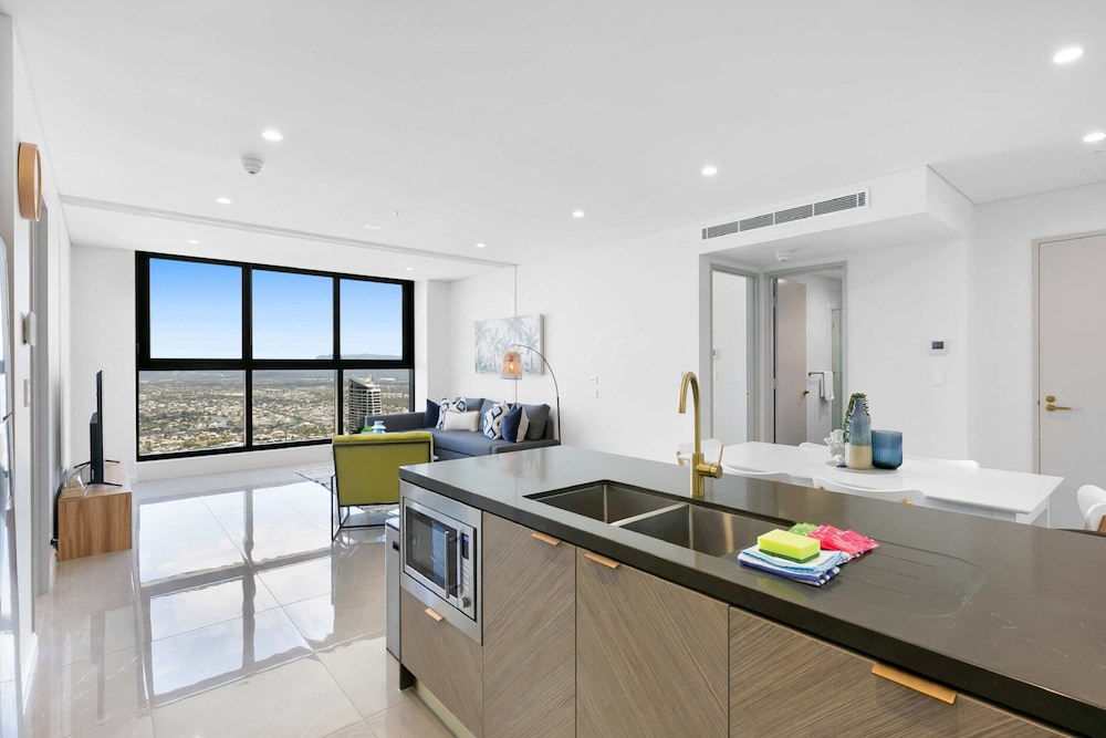 Oceanfront 3-bed With Stunning Views, Pool & Sauna