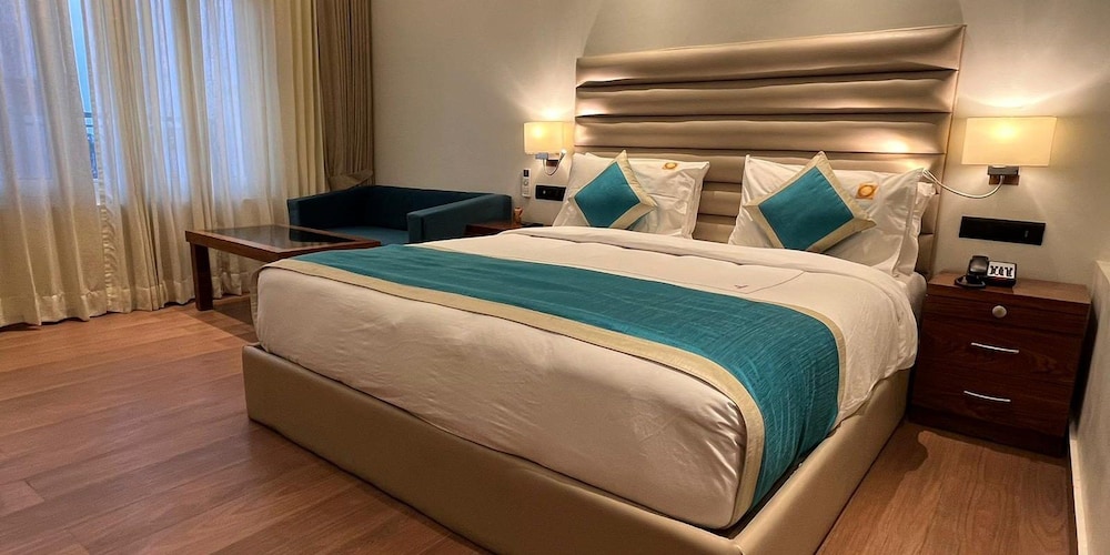 Hotel Guru Surbhi