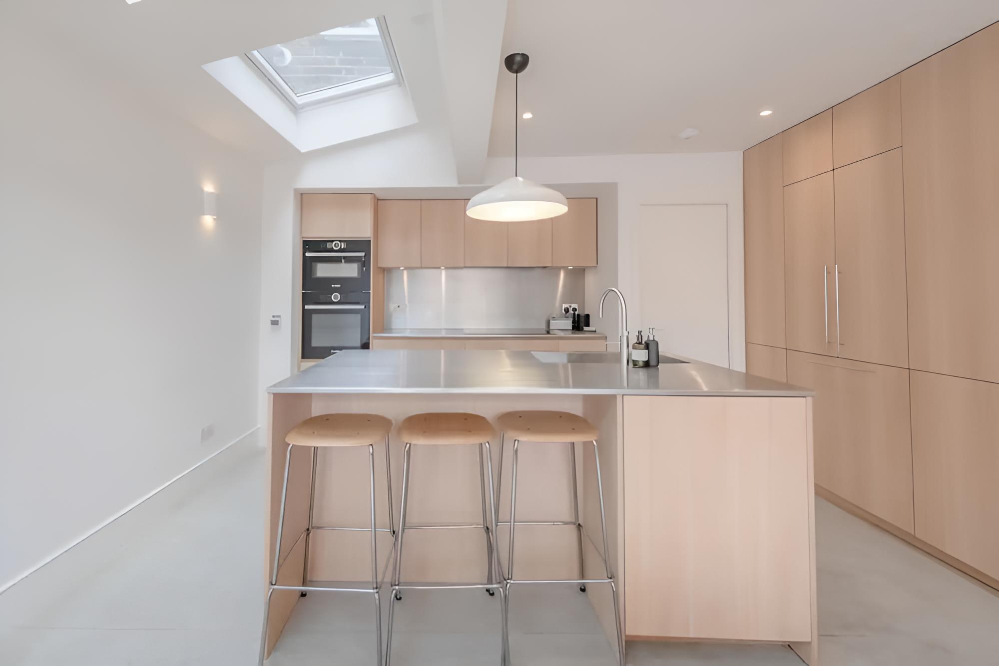 Beautiful Minimalistic 2BD House - Victoria Park