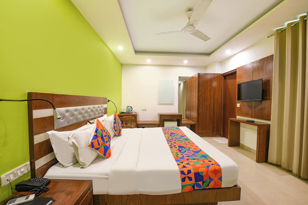 Fabhotel The Kings Plaza