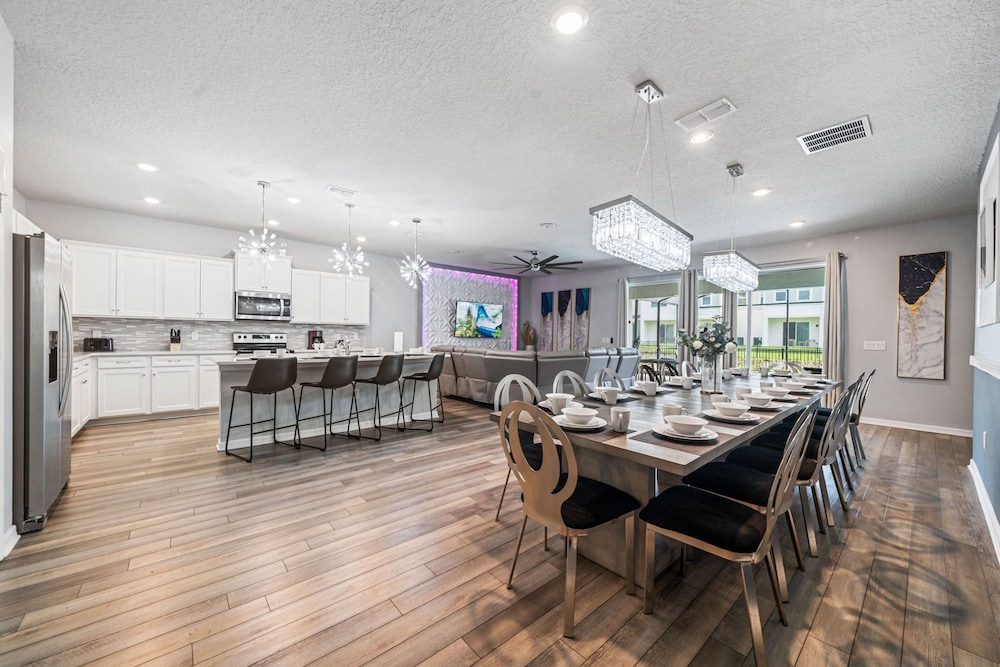 2210 Lelani Circle