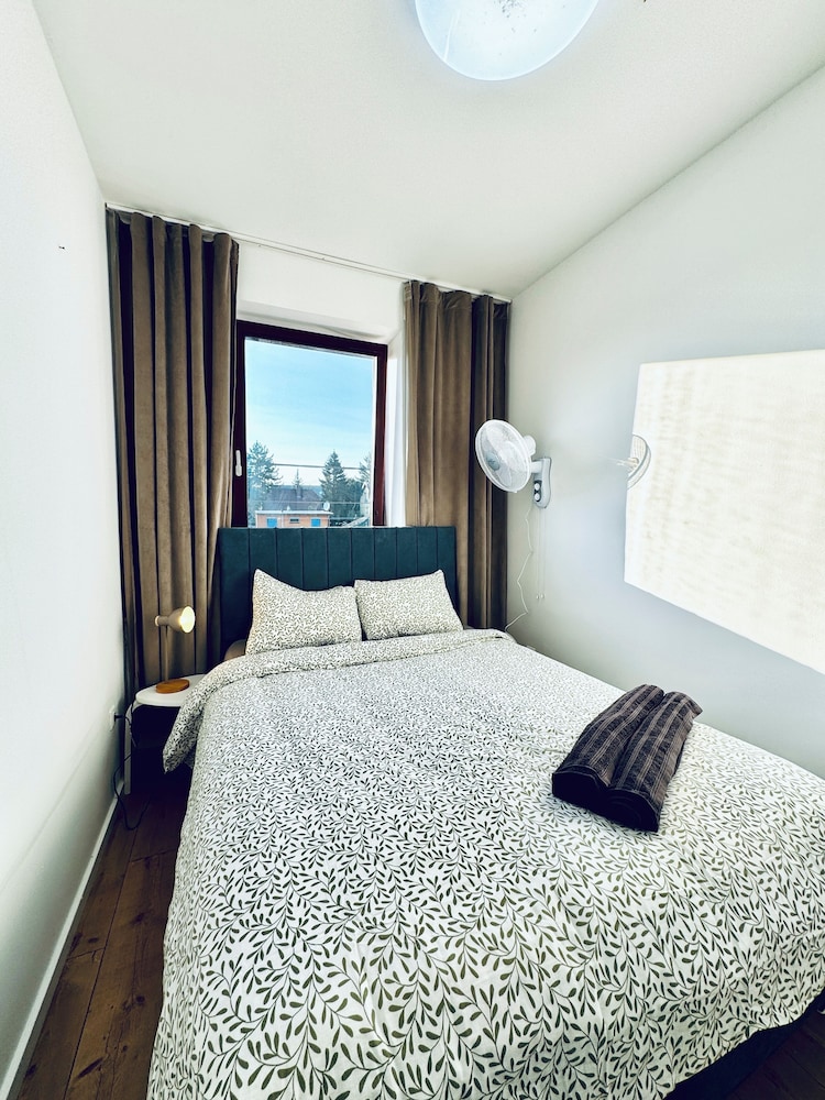 Spacious Budget Home Garden Stay