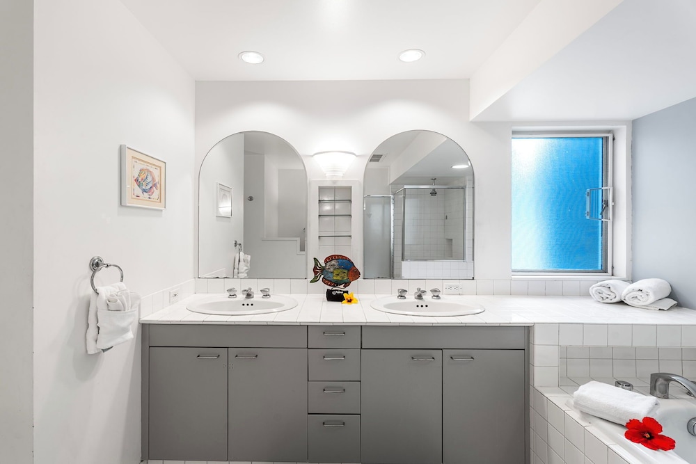 Beautiful Mountain View - Concierge Included - Spacious! - Vrkcv
