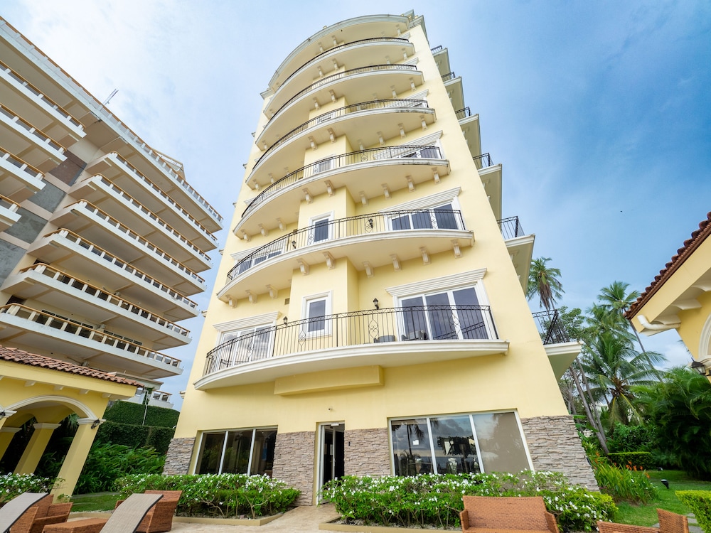 Acqua Residences