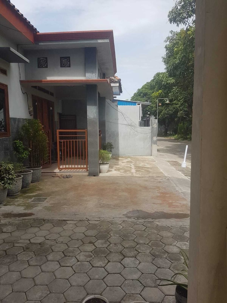 Selaraskost Syariah Jombang view 2