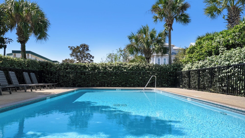 5BR Sleeps 14 in Seagrove Beach, Golf Cart, 6 Bikes, Pool + Free Attractions!