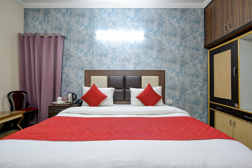 Room-hotel Mayank Plaza-near IGI Airport
