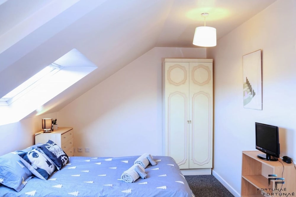 Beautiful 5-bed House Roker Beach view 5