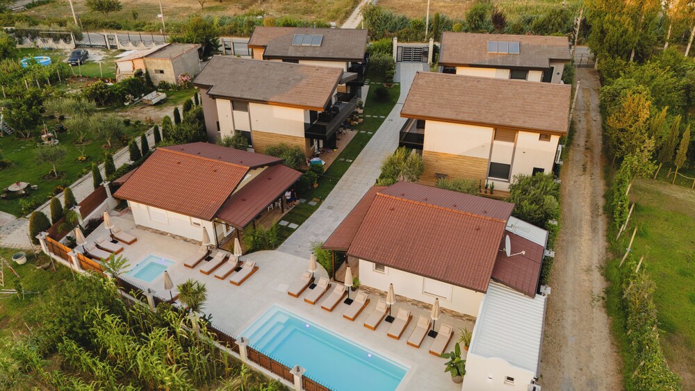 Lej & Laj Residence