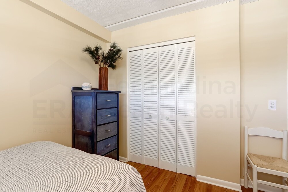 Fernandina Beach Vacations - Enchanting Ground Unit Condo Few Steps Away from the Ocean Side by RedAwning - Property Image 4