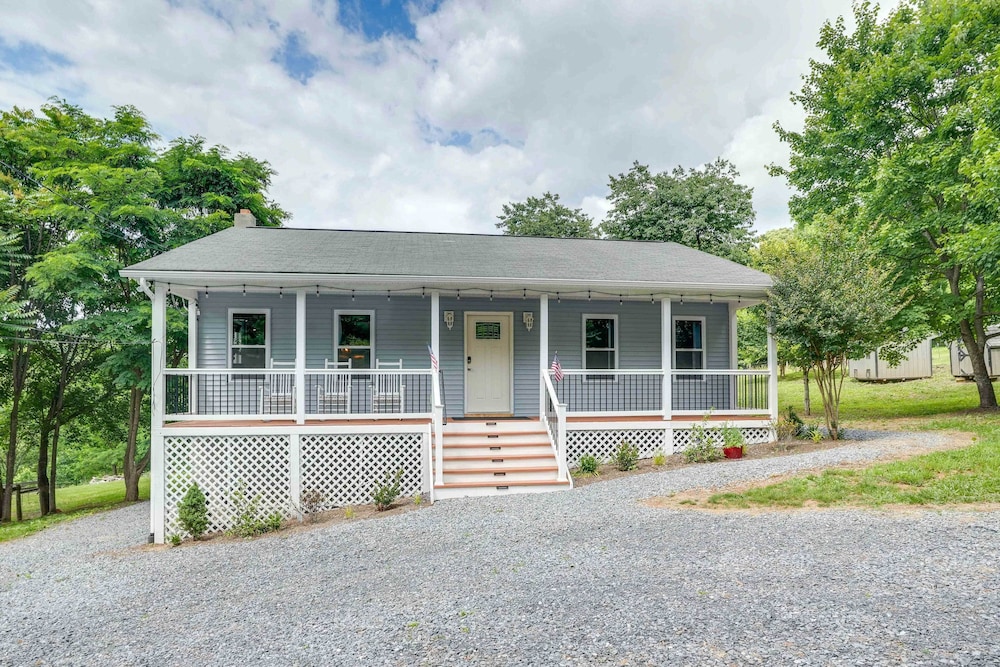 Front Royal Retreat on 3 Acres w/ Mtn Views! view 4