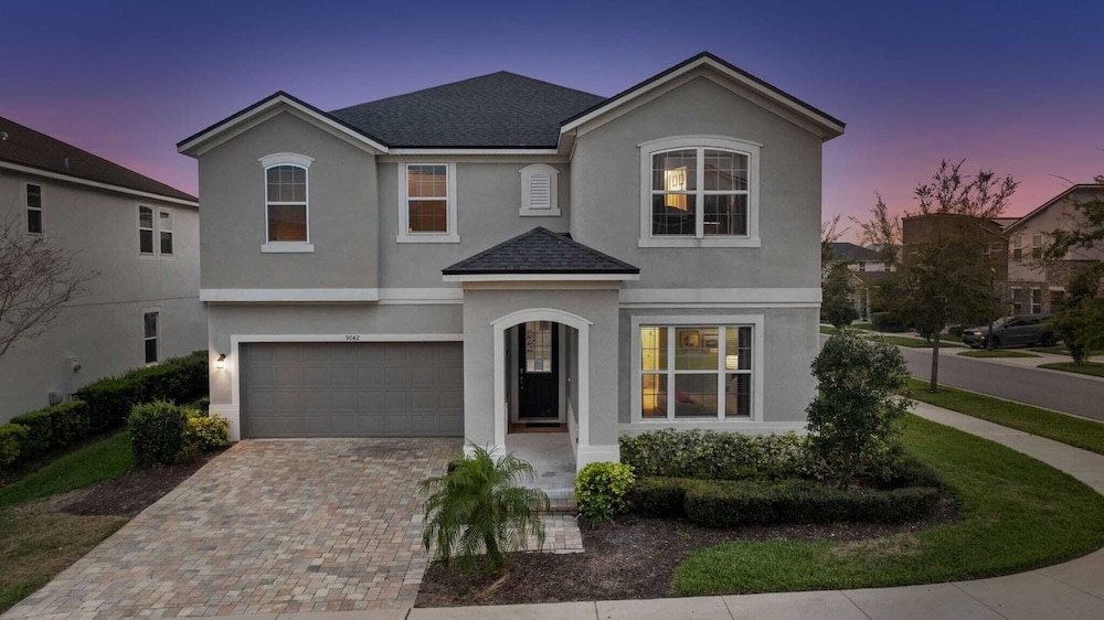 Minutes to Disney Parks + Universal Sleeps 21 w/ Pool, Hot Tub, Game Room