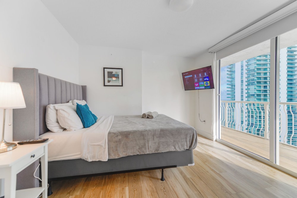 Chic Brickell Condos – Prime Location
