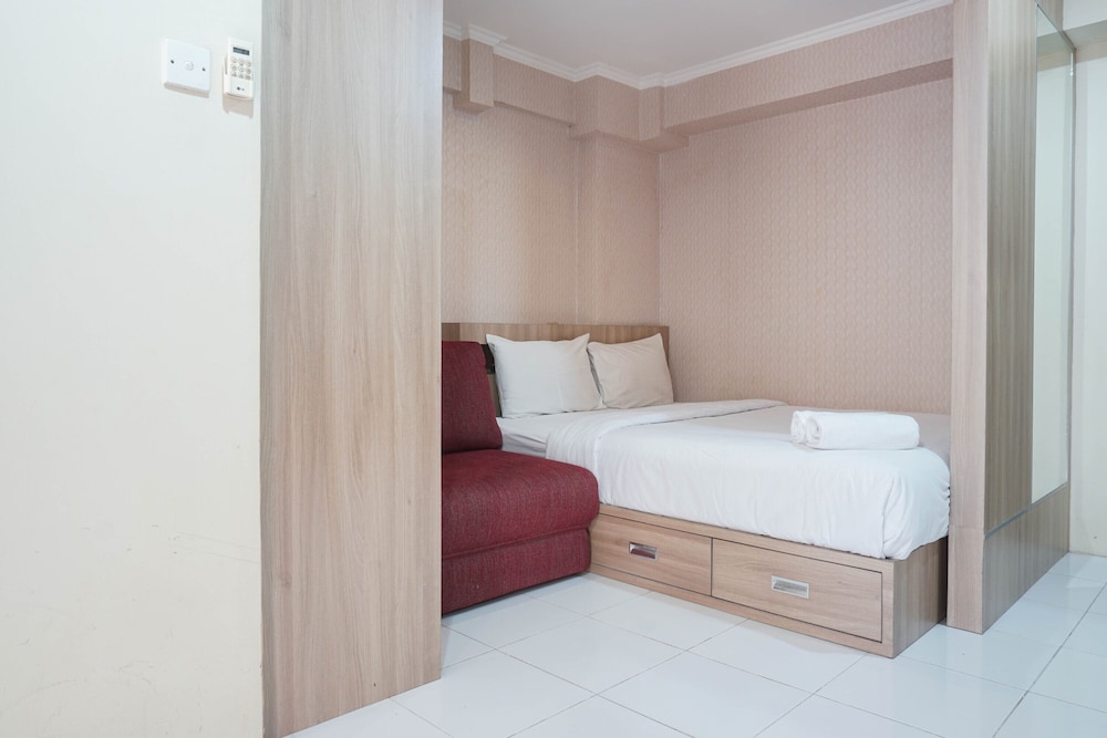 Comfortable Studio Room At Kebagusan City Apartment