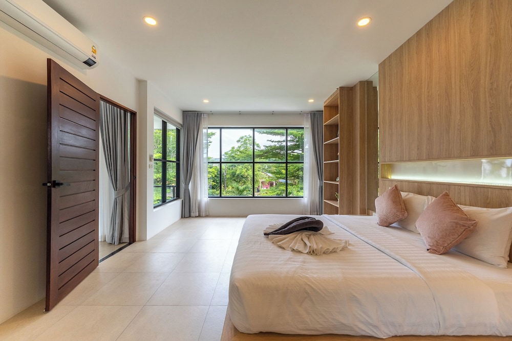 One of Phukets Best Villas V212