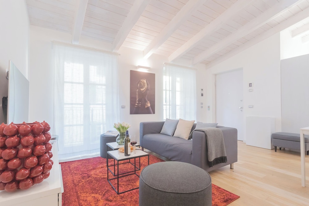 Palazzo Tatti by Rent all Como photo 3