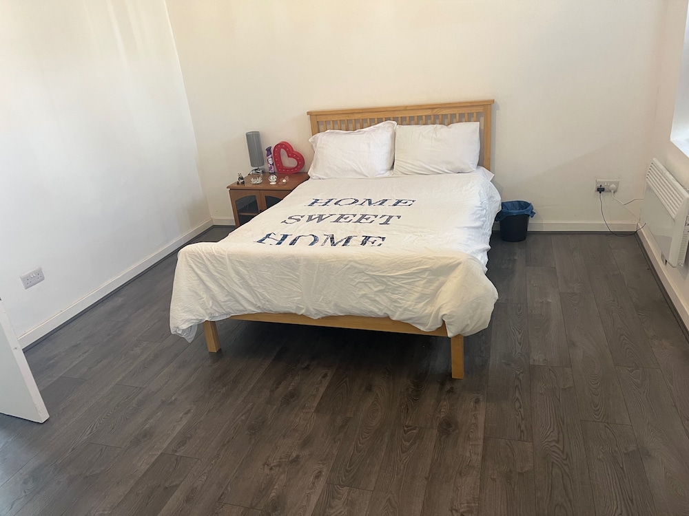 Oak Tree Lane Luxury Apartment in Birmingham