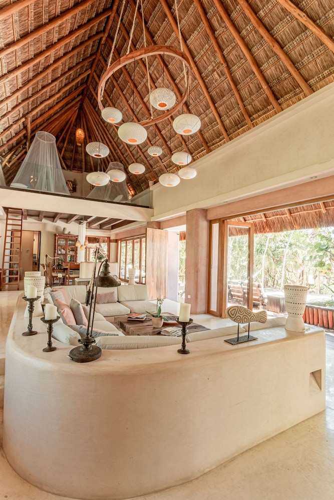 Anana Casa Cantarena Beachfront Meals Included