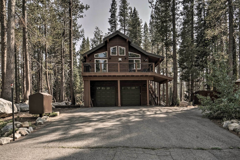 Near Donner Lake & Skiing: Soda Springs Cabin! view 4