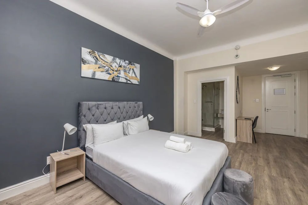 Cape Legacy - Luxury Must-have Studio Suite view 3