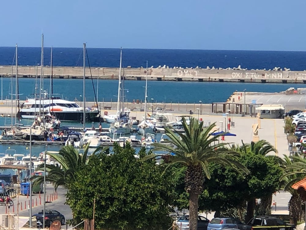 Erieta sea View Apartment 50m From the Beach