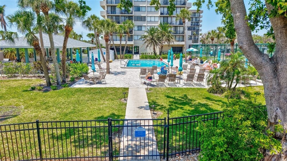 Siesta Beach Retreat 2 Bedroom Townhouse