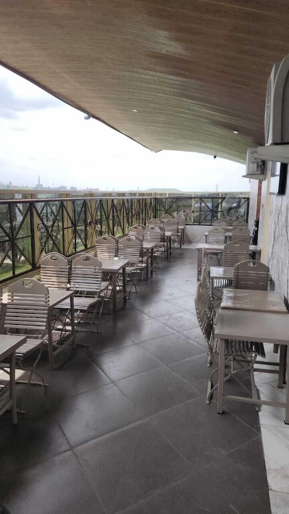 Ceetran Hotels