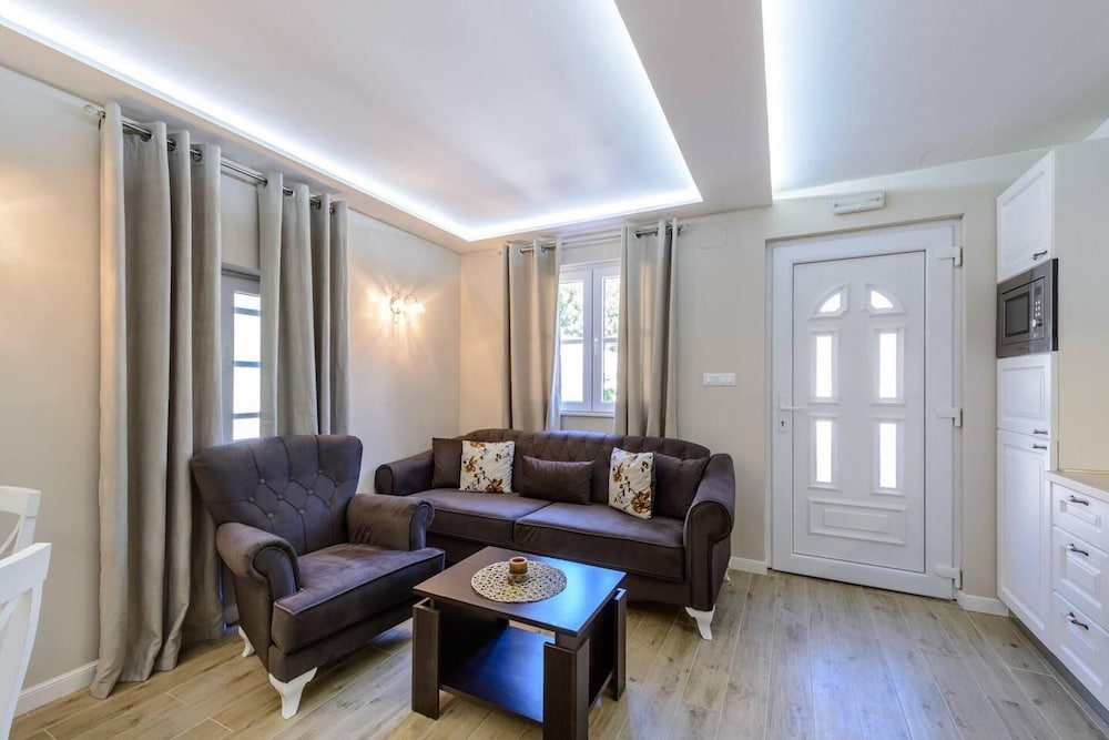 Cavtat Cozy Retreat Close to Beach
