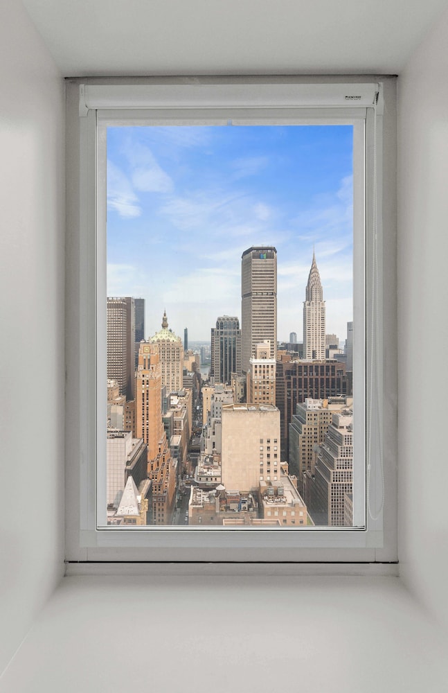 Midtown 5 Bedroom Duplex Luxury Penthouse, 2,500 sq ft, Sleeps 10, Manhattan, VIP Services