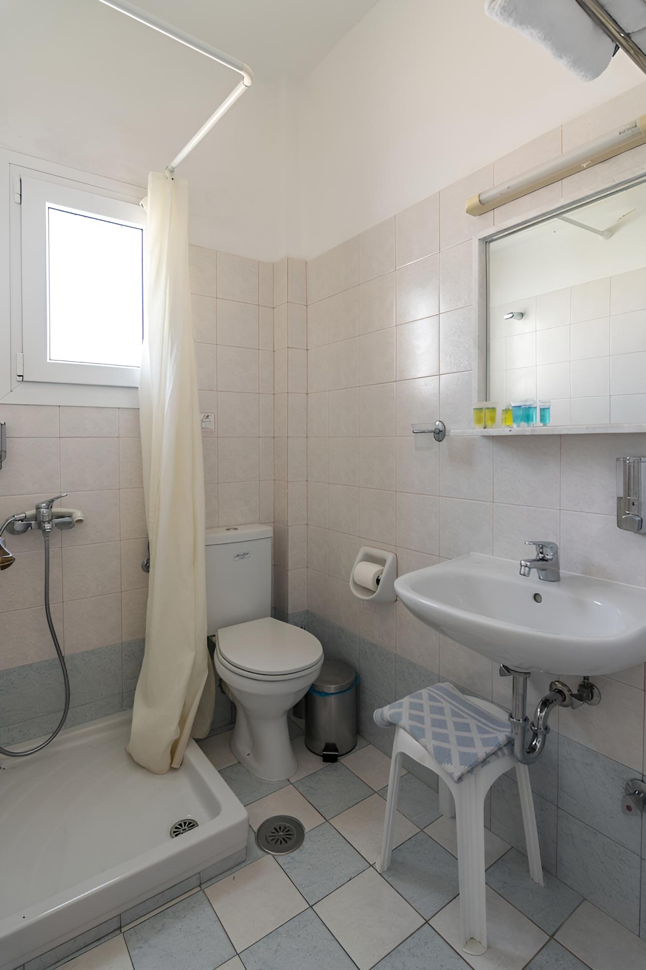 Tilemachos Rooms & Studios